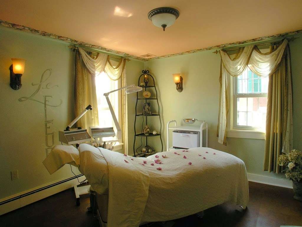 Spa At Intercourse Village | 3544 Old Philadelphia Pike, Intercourse, PA 17534, USA | Phone: (717) 768-0555