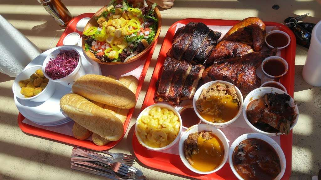 Redhouse BBQ | 426 E Tehachapi Blvd, Tehachapi, CA 93561, USA | Phone: (661) 822-0772