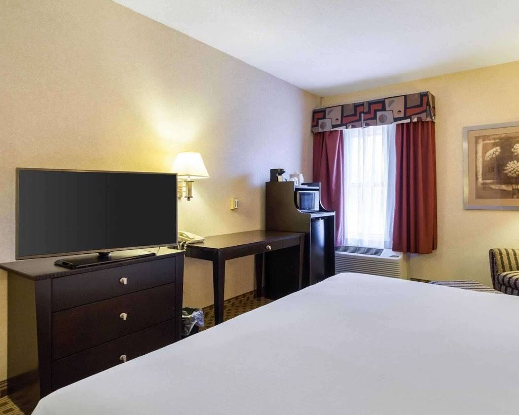 Quality Inn & Suites | 23303 Oakwood Commons Dr, Oakwood, OH 44146, USA | Phone: (440) 786-1998