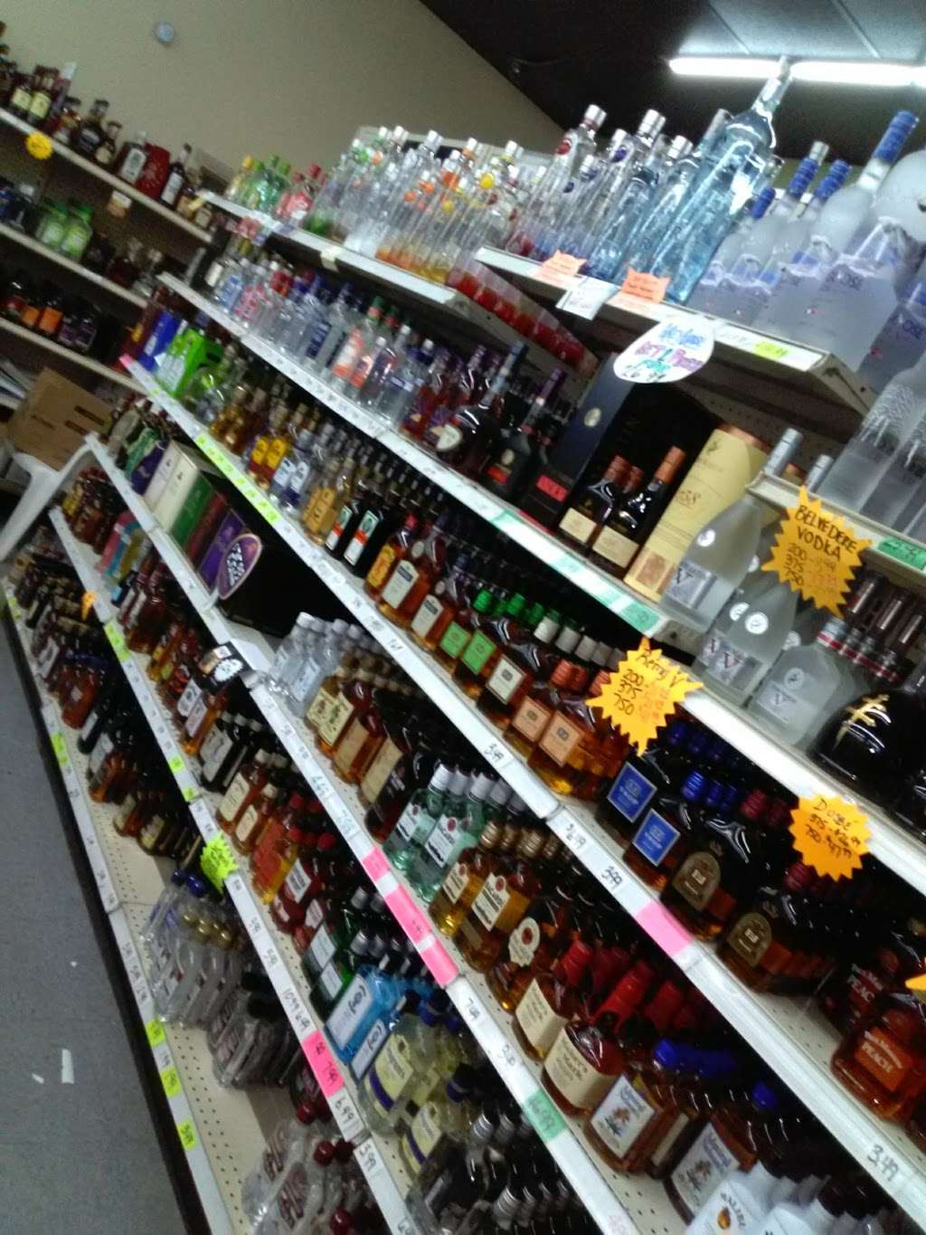 Liquor Barn | 1801 S Emerson Ave # B, Indianapolis, IN 46203, USA | Phone: (317) 636-7400