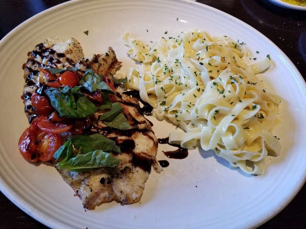 Carrabbas Italian Grill | 10408 E Independence Blvd, Matthews, NC 28105 | Phone: (704) 844-0464