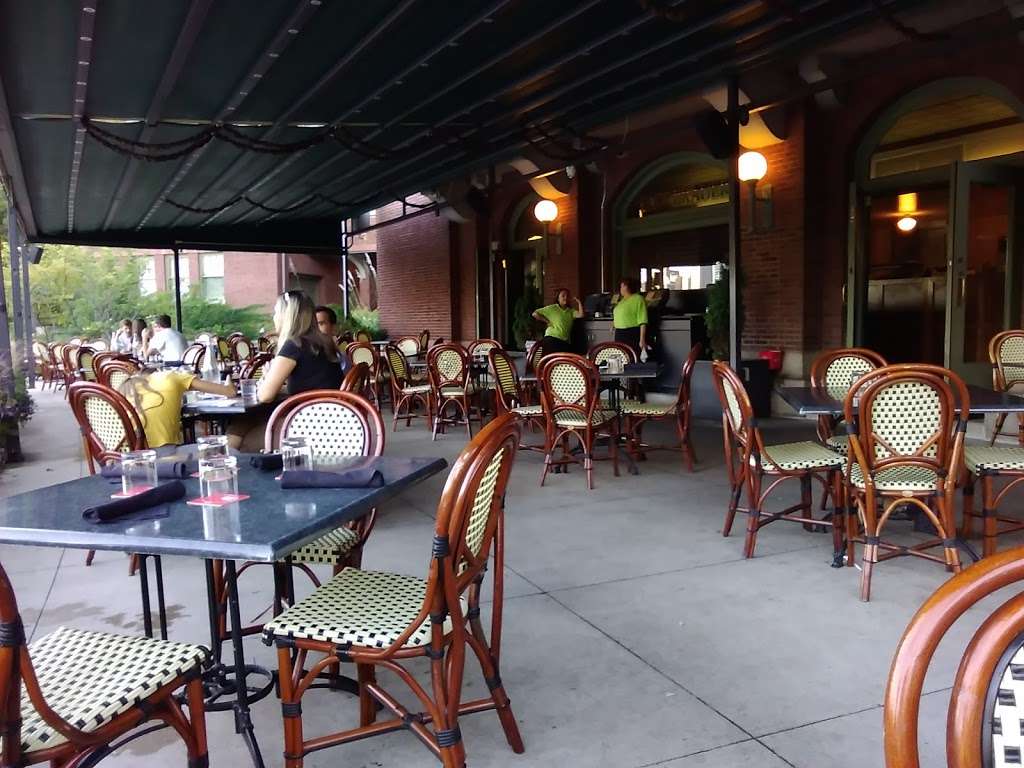 The Patio at Cafe Brauer | 2021 N Stockton Dr, Chicago, IL 60614, USA | Phone: (312) 507-9053