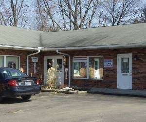 Bloomington Barber Shop | 4001 E 3rd St, Bloomington, IN 47401, USA | Phone: (812) 332-4166