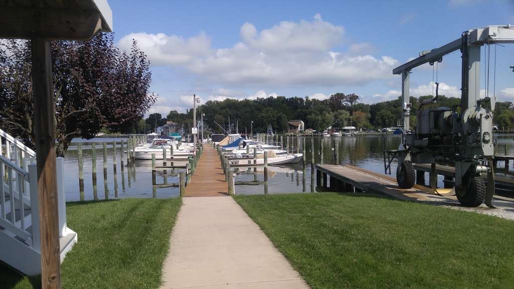 Goellers Seneca River Boat Yard Marina | 3814 Clarks Point Rd, Middle River, MD 21220, USA | Phone: (410) 335-6079