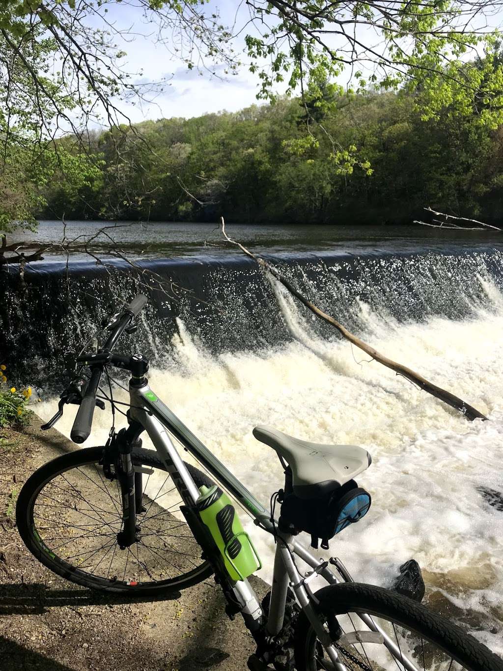 Blackstone River Bikeway Bike Path Parking | John Street Parking Area, John St, Lincoln, RI 02865, USA | Phone: (401) 222-6800