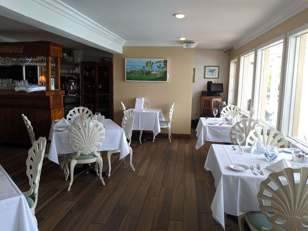 Cliff House Inn and Shoals Restaurant | 6602 Old Pacific Coast Hwy, Ventura, CA 93001, USA | Phone: (805) 652-1381