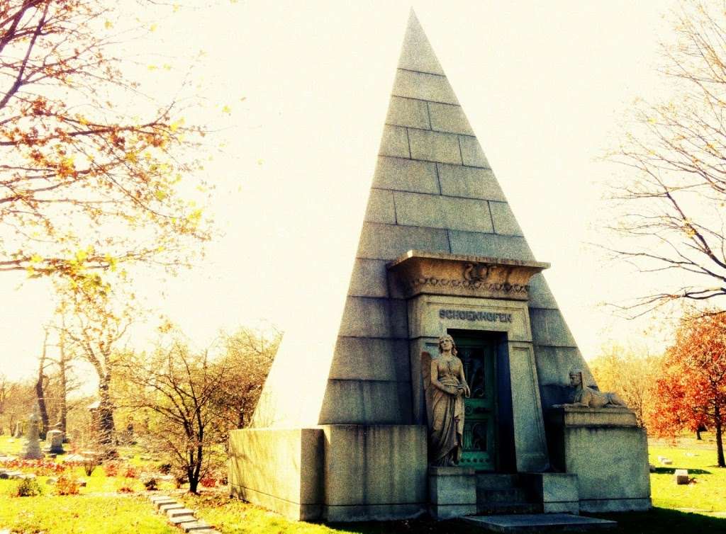 Schoenhofen Pyramid Mausoleum | Chicago, IL 60613, USA | Phone: (773) 525-1105