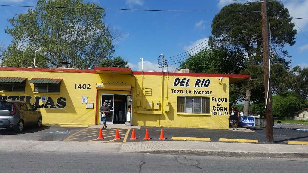 Del Rio Tortilla Factory | 1402 Gillette Blvd, San Antonio, TX 78224, USA | Phone: (210) 922-4810