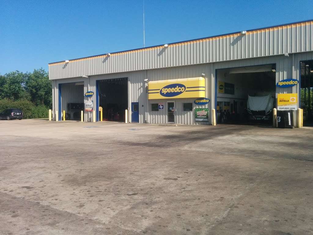 Speedco Truck Lube and Tires | 2110 East Fwy, Baytown, TX 77521, USA | Phone: (281) 424-7267