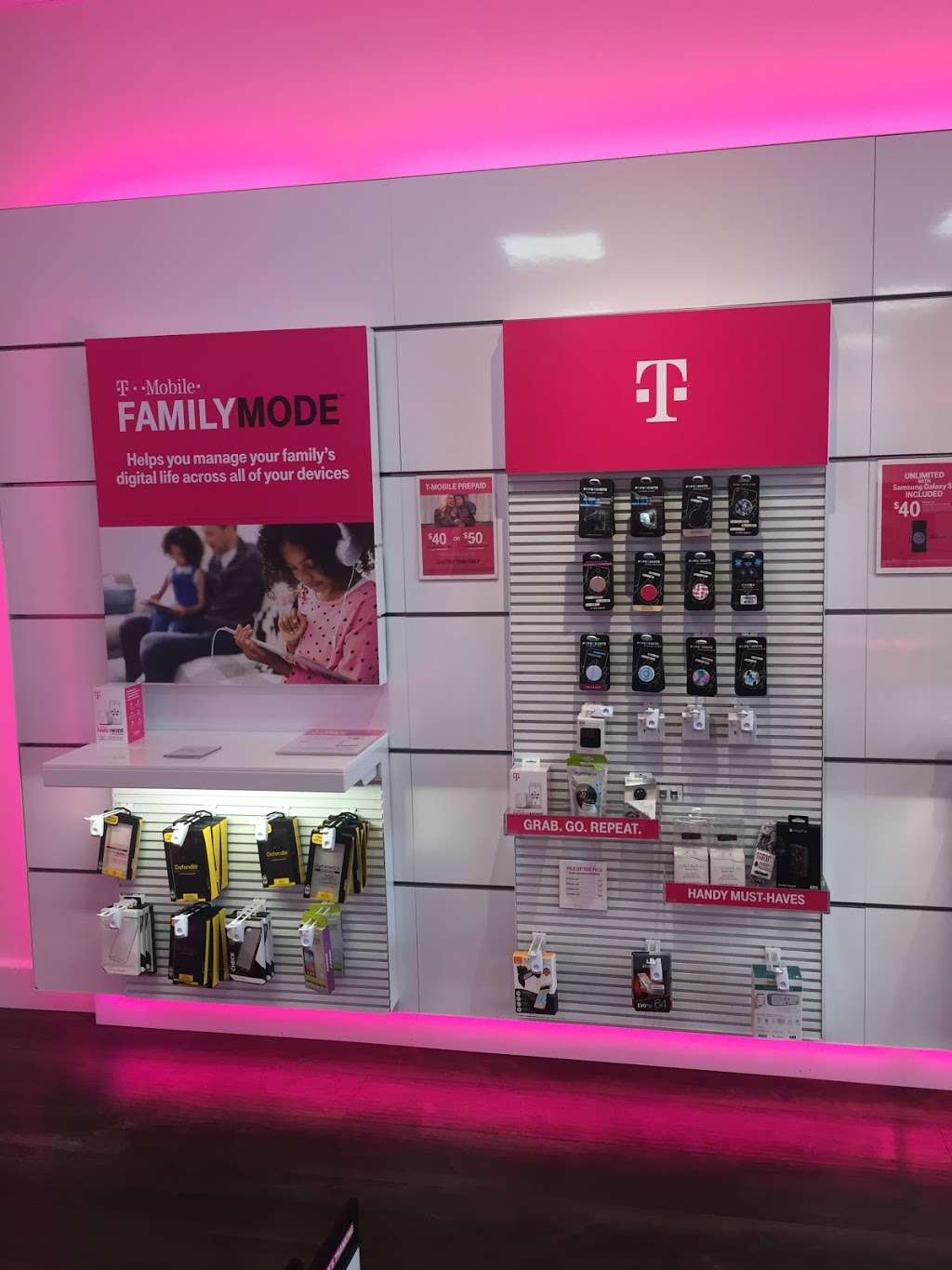 T-Mobile | 2522 Burnsed Blvd, The Villages, FL 32163, USA | Phone: (352) 310-0047