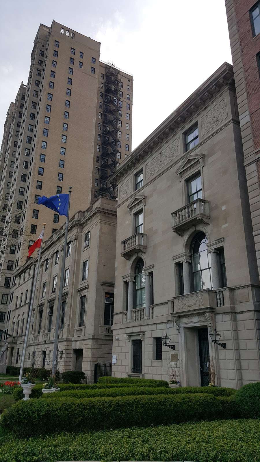 Consulate General of Poland | 1530 N Lake Shore Dr, Chicago, IL 60610, USA | Phone: (312) 337-8166