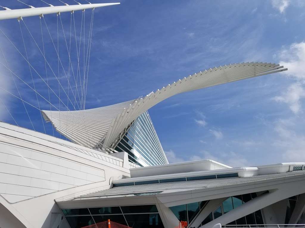 Quadracci Pavilion | 700 N Art Museum Dr, Milwaukee, WI 53202, USA | Phone: (414) 224-3287
