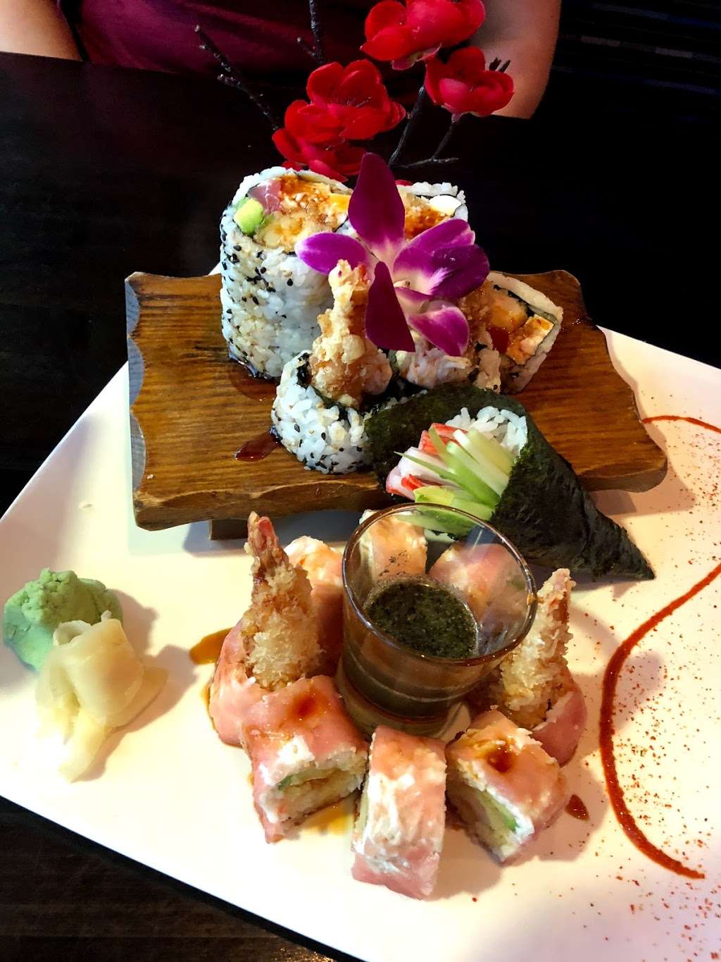 Akashi Fusion Sushi Asian Cuisine | 12230 W Lake Houston Pkwy #200, Houston, TX 77044, USA | Phone: (832) 736-8828