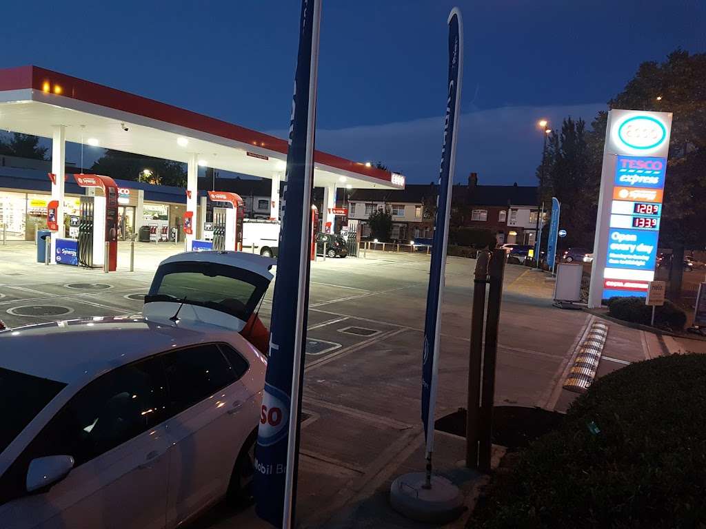 Esso | Jcn.Bullsmoor Lane/Hertford Rd, Waltham Cross EN8 7RS, UK | Phone: 07821 712194