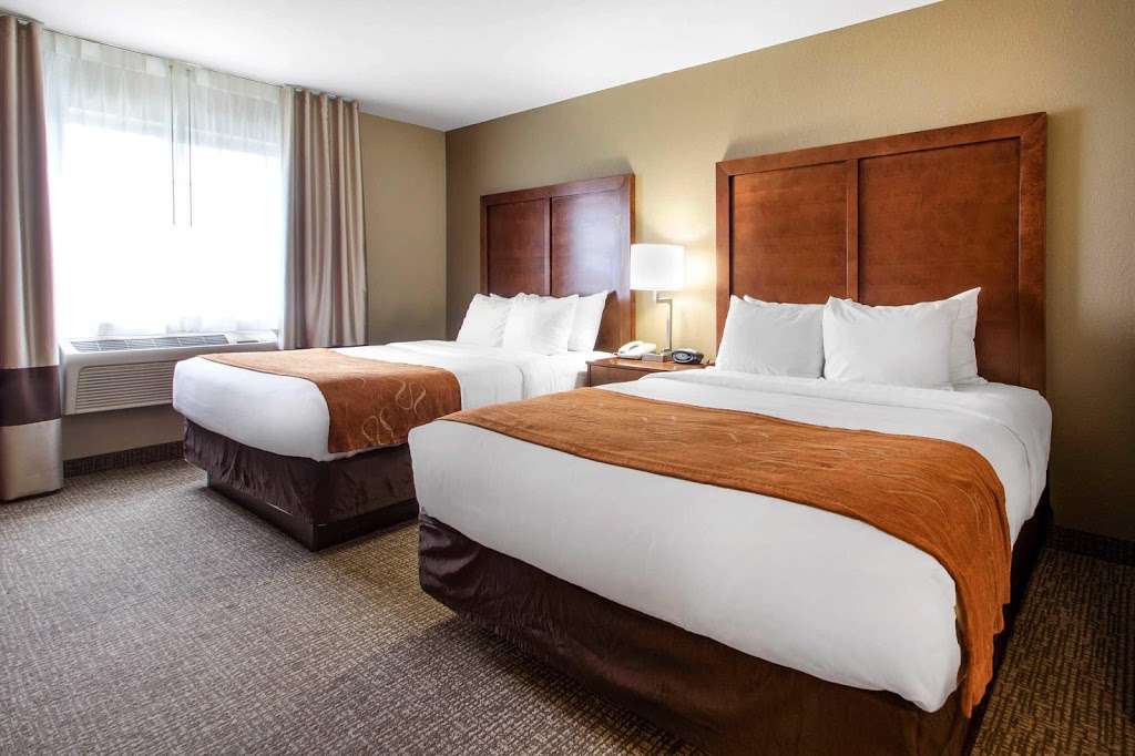 Comfort Suites Johnson Creek Conference Center | 725 Paradise Ln, Johnson Creek, WI 53038, USA | Phone: (920) 699-2800