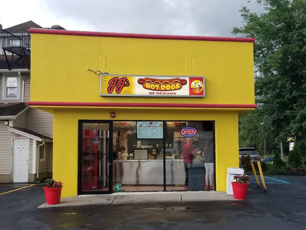 JJs Hot Dogs | 574 US-46, Fairfield, NJ 07004, USA | Phone: (973) 521-7352