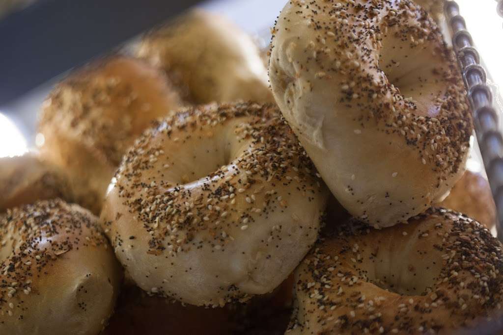 Goldbergs Famous Bagels | Katonah Shopping Center, 280 Katonah Ave, Katonah, NY 10536, USA | Phone: (914) 232-1370