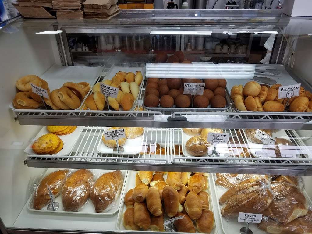 Risaralda Bakery | 4240 Hwy 6 N # F, Houston, TX 77084, USA | Phone: (281) 858-1132