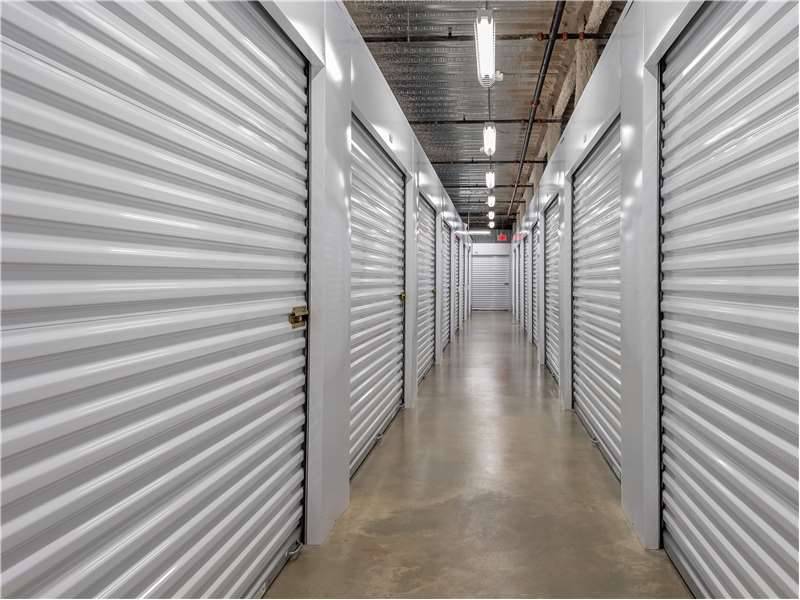 Extra Space Storage | 1249 Northside Dr NW, Atlanta, GA 30318, USA | Phone: (678) 855-0836