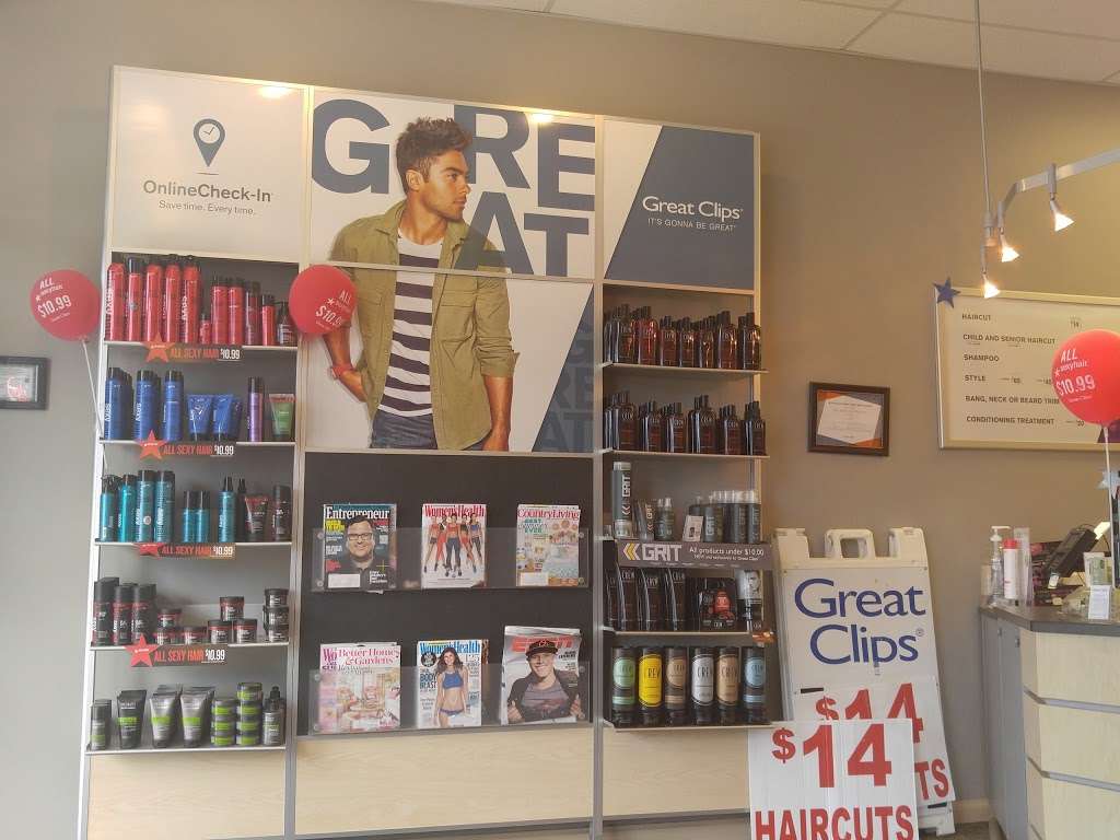 Great Clips | 2082 Orchard Rd, Montgomery, IL 60538, USA | Phone: (630) 859-3919