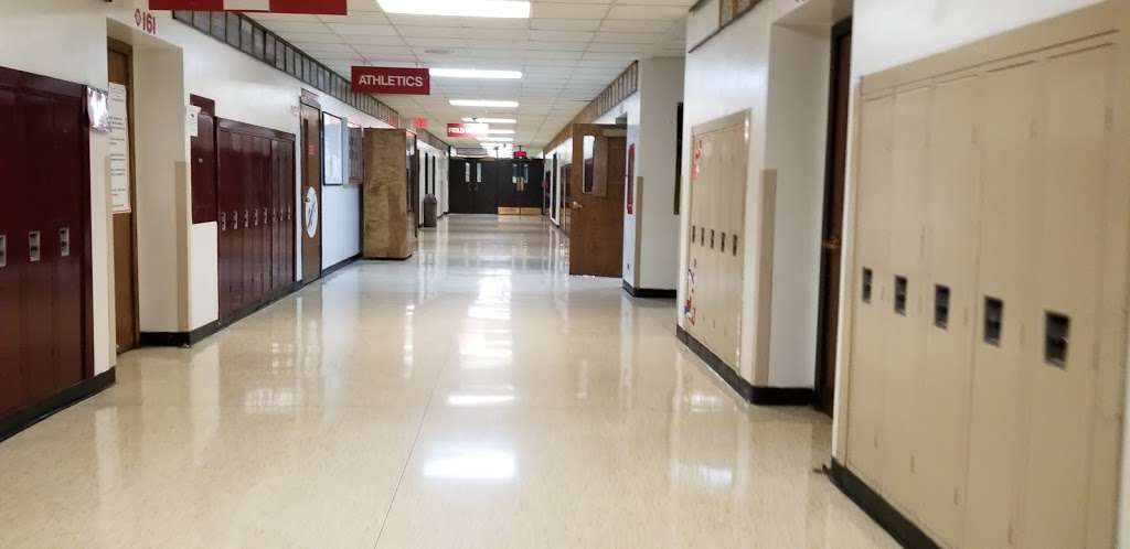 Hinsdale Central High School | 5500 S Grant St, Hinsdale, IL 60521 | Phone: (630) 570-8000