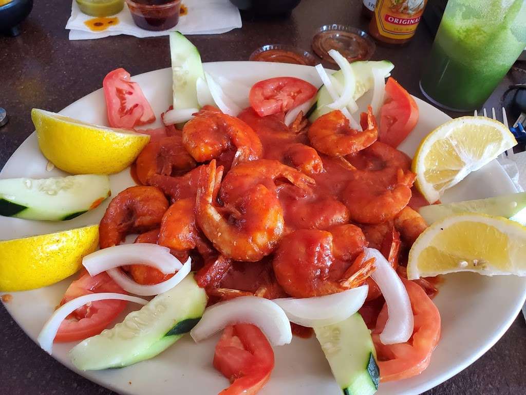 Playa Azul Mariscos Restaurant | 1281 N Santa Fe Ave # Y, Vista, CA 92084, USA | Phone: (760) 941-4522