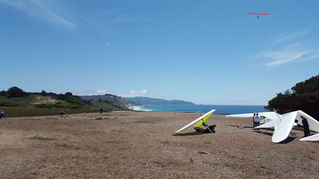 The Fellow Feathers of Fort Funston Hang Gliding Club | 206 Fort Funston Rd, San Francisco, CA 94112, USA | Phone: (415) 333-0100