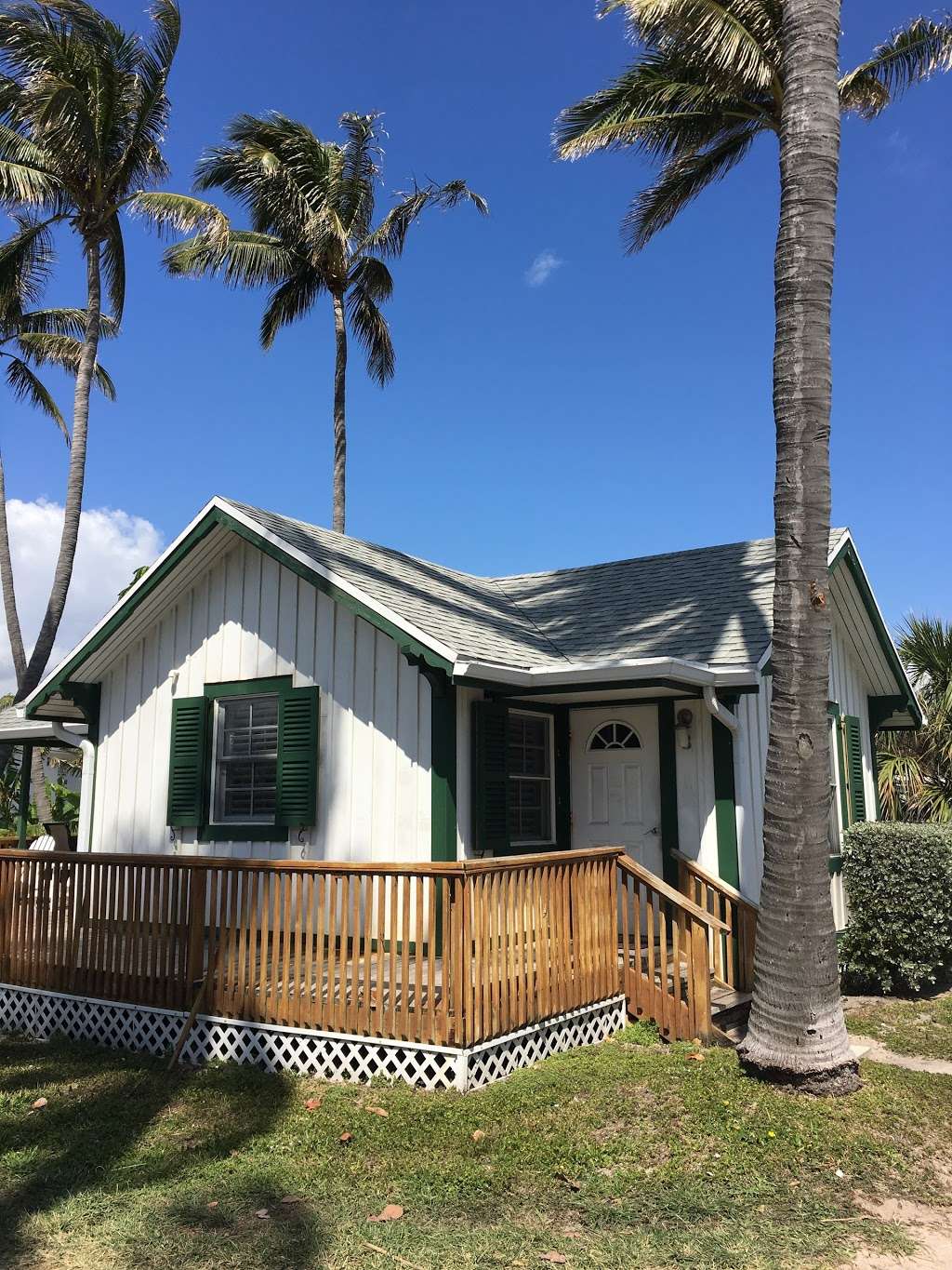 Hillsboro Recreational Cottages | 907 Hillsboro Mile, Hillsboro Beach, FL 33062, USA | Phone: (954) 781-1817
