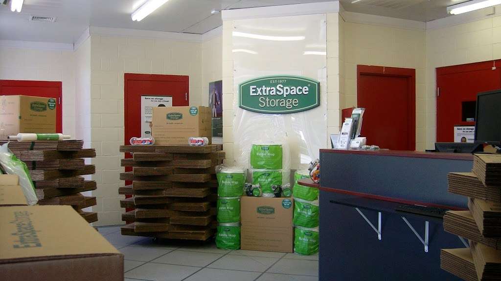 Extra Space Storage | 733 10th Ave SE, Hickory, NC 28602, USA | Phone: (828) 267-2220