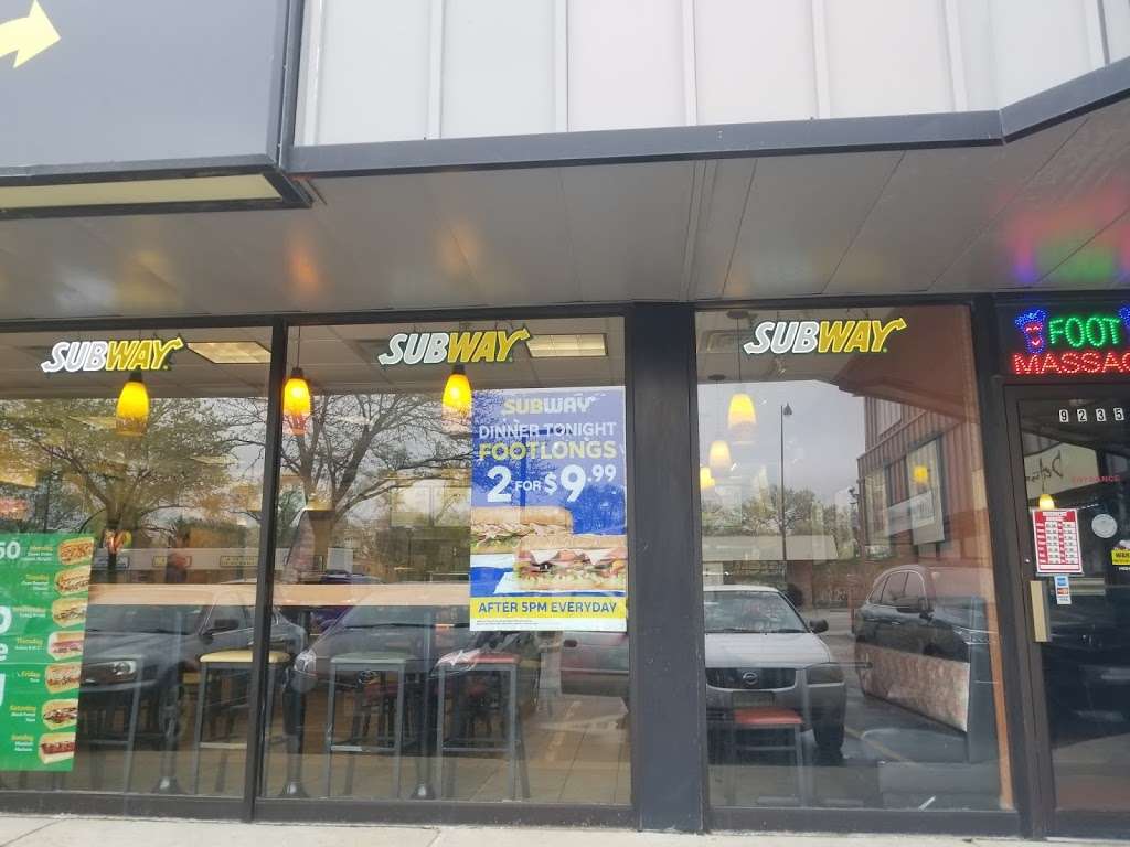 Subway Restaurants | 9237 Waukegan Rd, Morton Grove, IL 60053 | Phone: (224) 251-8523