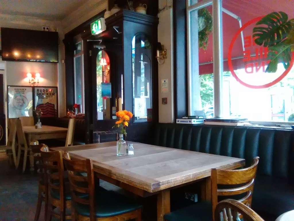 The White Hart Brew Pub | 1 Mile End Rd, London E1 4TP, UK | Phone: 020 7790 2894