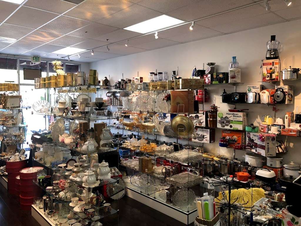 Lillys Gifts | 6540 Foothill Blvd # 107, Tujunga, CA 91042, USA | Phone: (818) 468-4484