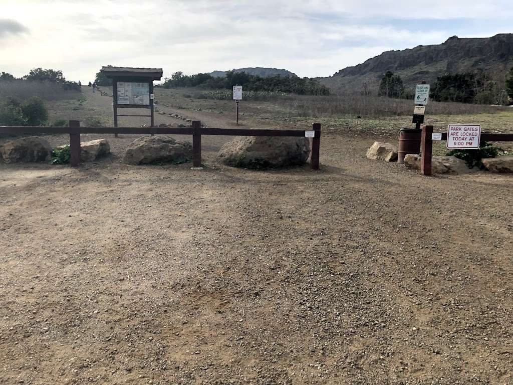 Paradise Falls Trailhead | Mesa Trail, Thousand Oaks, CA 91360, USA