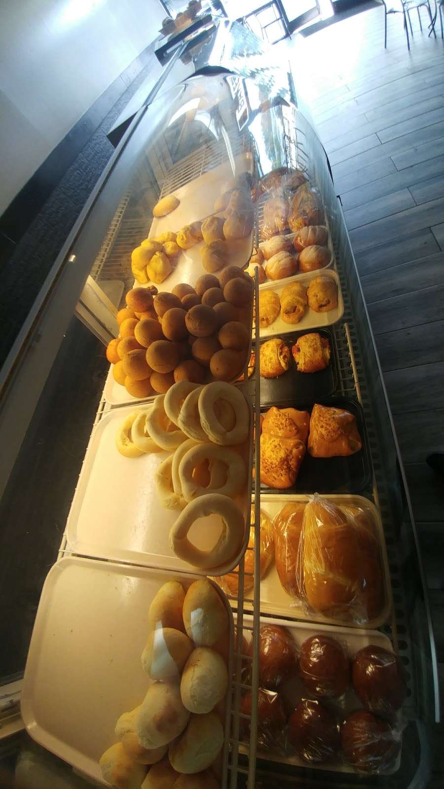 La Casa Del Pandebono Bakery | 2724 S Chickasaw Trail, Orlando, FL 32829, USA | Phone: (407) 440-2882