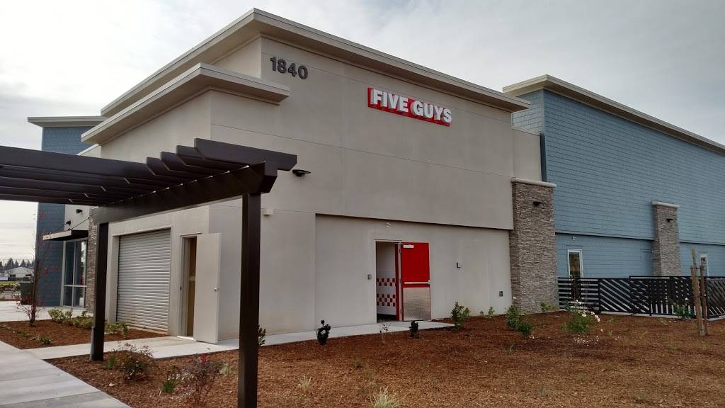 Five Guys | 1840 Herndon Ave Bldg B, Ste 105, Clovis, CA 93611, USA | Phone: (559) 321-2002