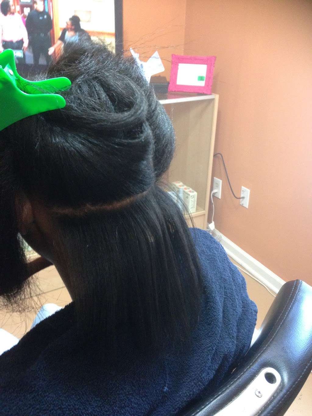 Dominican Hair Stylist -Zoila- | Eastbrook Rd, Charlotte, NC 28215, USA | Phone: (704) 777-6673