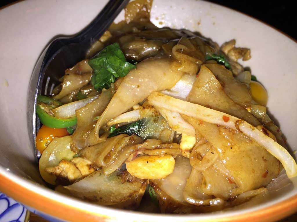 Same Same Thai | 2835 Sunset Blvd, Los Angeles, CA 90026, USA | Phone: (213) 273-8424