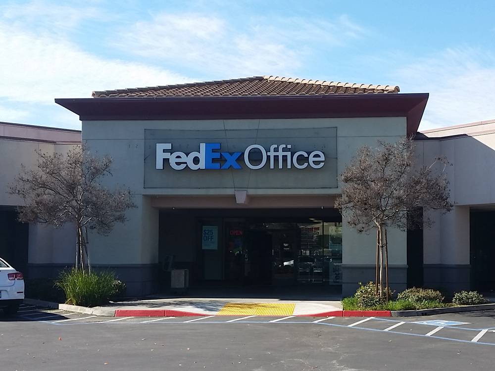 FedEx Office Print & Ship Center | 3390 W Shaw Ave, Fresno, CA 93711, USA | Phone: (559) 276-4700