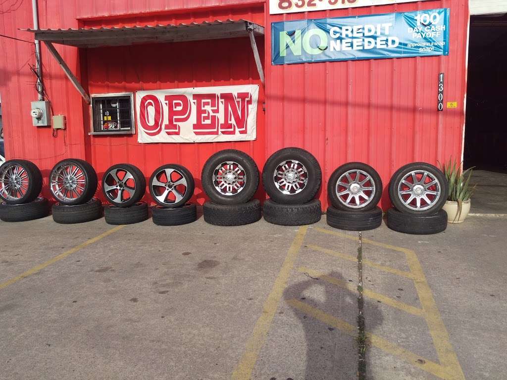 Raton Tire Shop | 1300 N Main St, Baytown, TX 77520, USA | Phone: (832) 519-3815