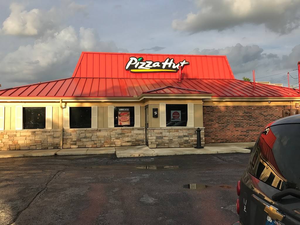 Pizza Hut | 716 E Main St, Gas City, IN 46933, USA | Phone: (765) 674-7774