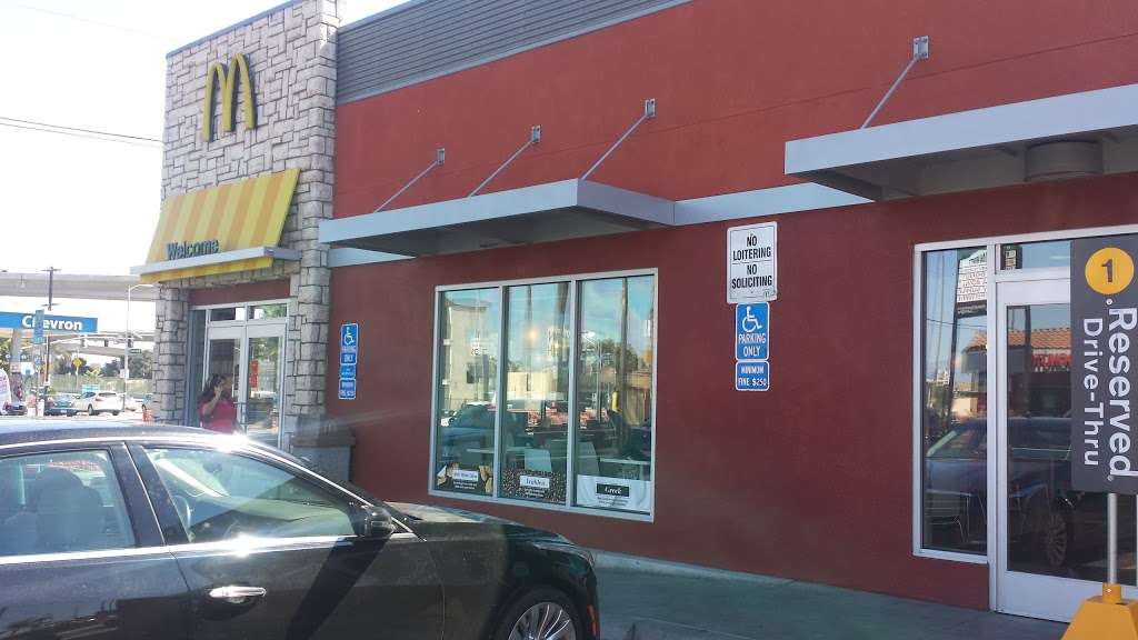 McDonalds | 501 W Imperial Hwy, Los Angeles, CA 90044, USA | Phone: (323) 756-9006
