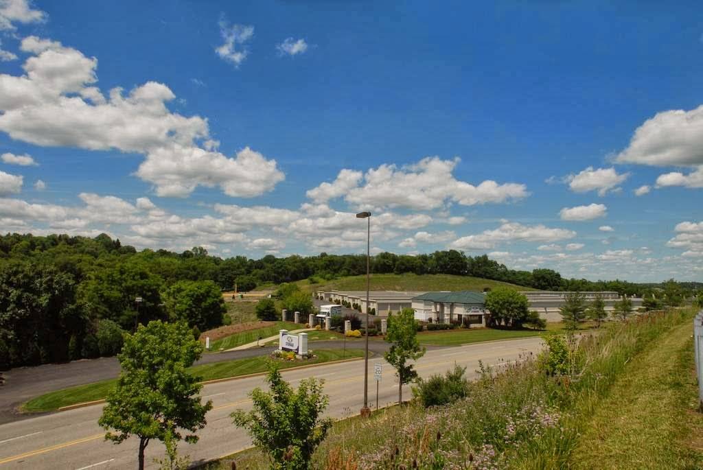 EZ Storage® | 1003 Ross Park Mall Dr, Pittsburgh, PA 15237, USA | Phone: (412) 366-6080