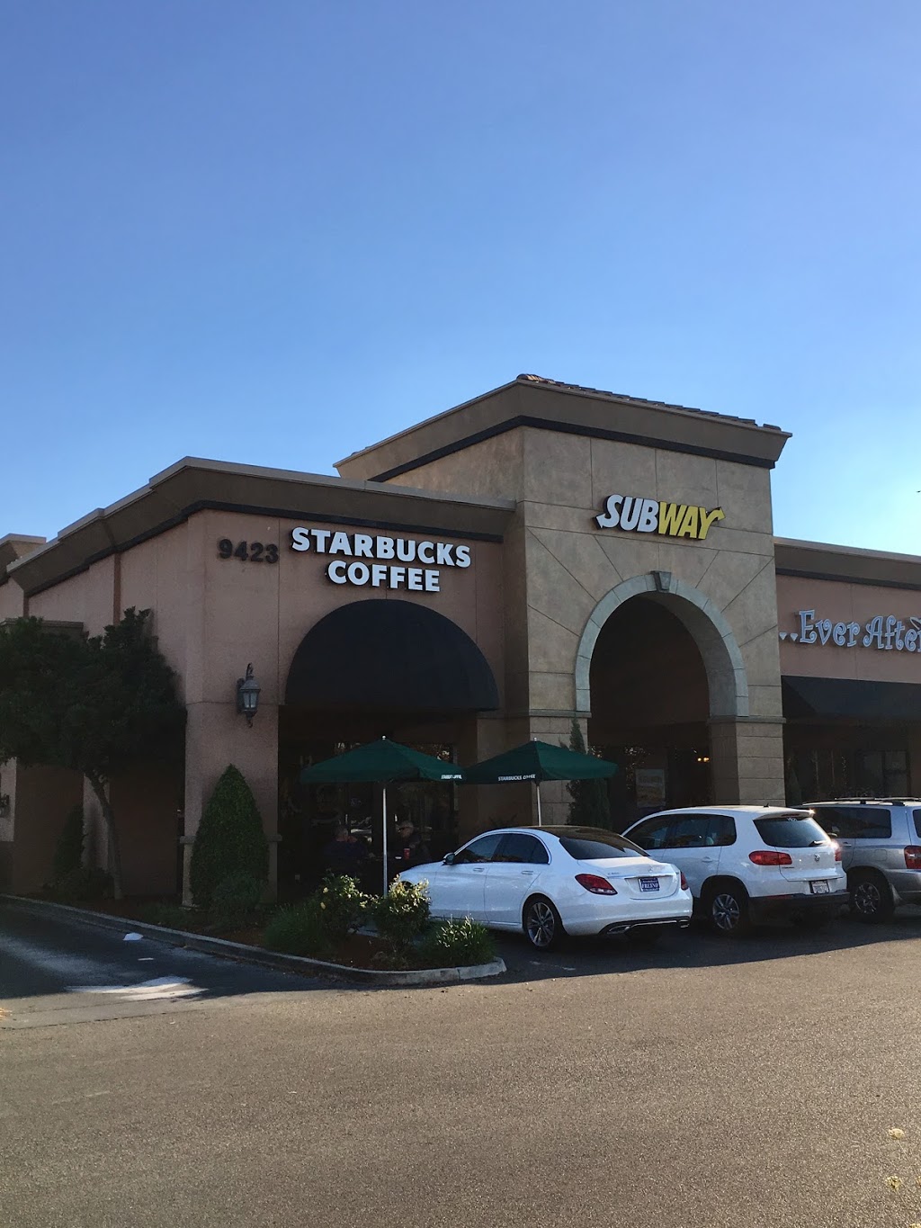 Starbucks | 9423 N Fort Washington Rd #108, Fresno, CA 93730, USA | Phone: (559) 434-8432