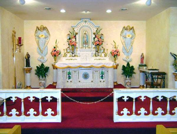 Queen of the Holy Rosary Church | 2533 W Myrtle Ave, Phoenix, AZ 85051, USA | Phone: (602) 244-8765
