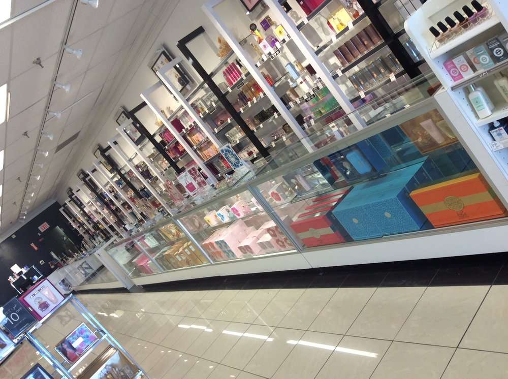 Perfumania | 11861 NE Executive Dr, Edinburgh, IN 46124 | Phone: (812) 526-9789