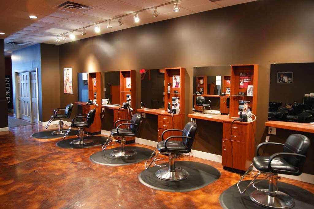 Roots Salon | 5711 Broad St, Greendale, WI 53129, USA | Phone: (844) 550-0761