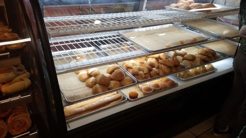 Moises Bakery | 12889 San Pablo Ave, Richmond, CA 94805 | Phone: (510) 778-8523