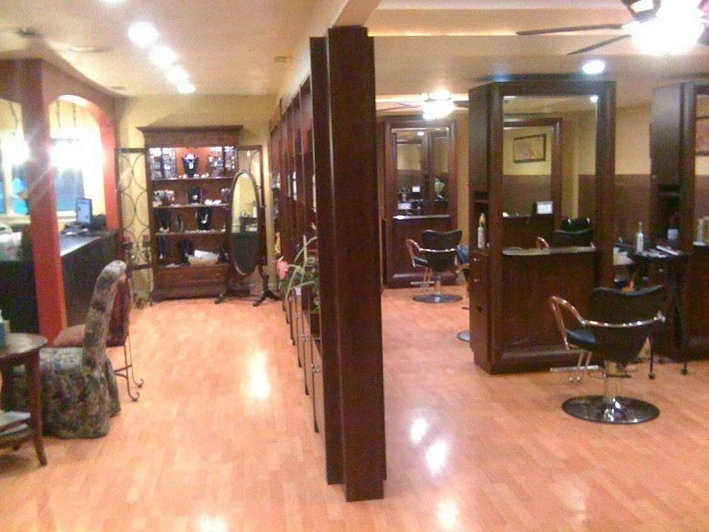 Salon Viva | 165 Alfred Lord Blvd, Taunton, MA 02780, USA | Phone: (508) 828-9399