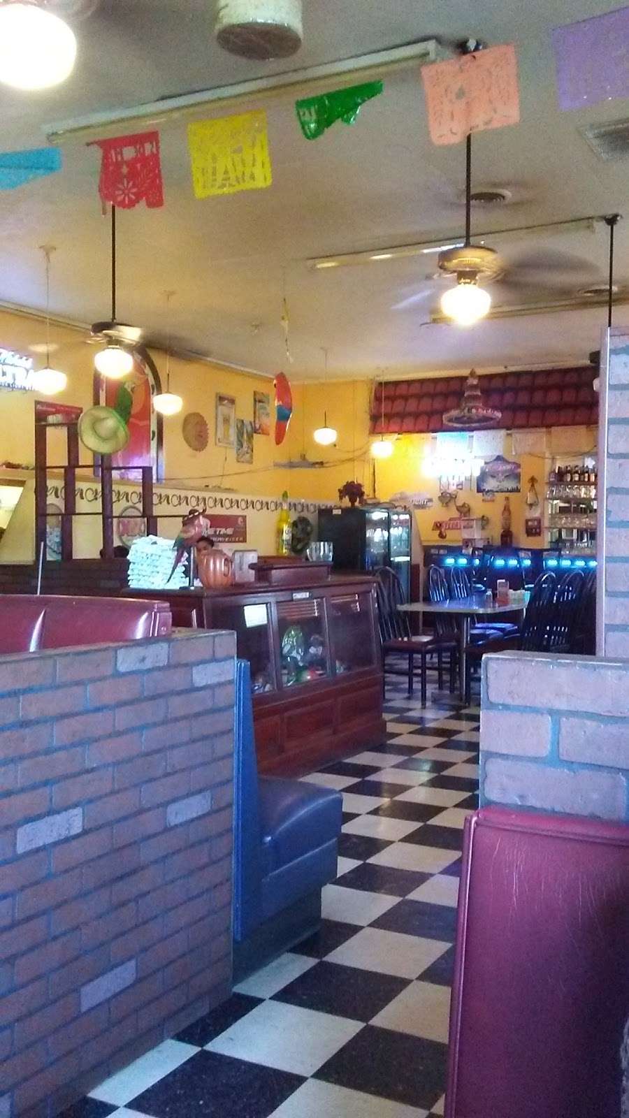 El Lorito Mexican Restaurant | 1002 Gastonia Hwy, Bessemer City, NC 28016, USA | Phone: (704) 629-2002