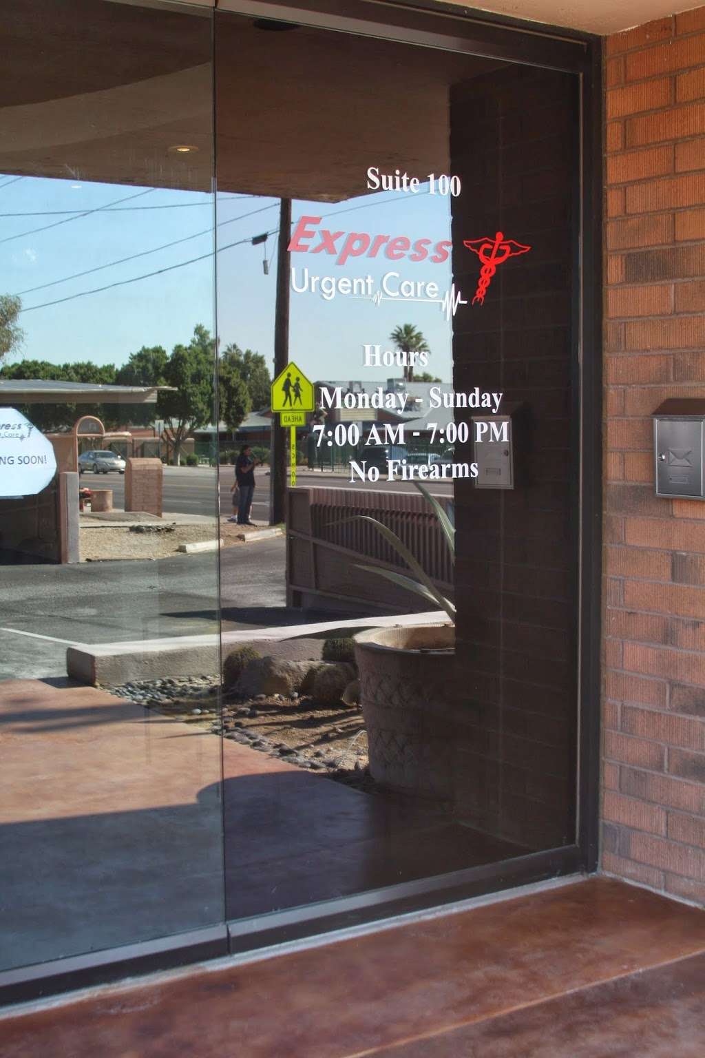 Express Urgent Care | 9002 N Central Ave #100, Phoenix, AZ 85020, USA | Phone: (623) 322-5900